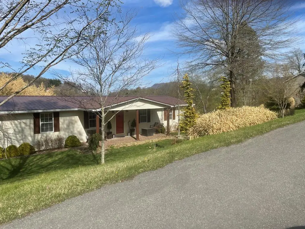 143 Elm St, Pounding Mill, VA 24637 - #1