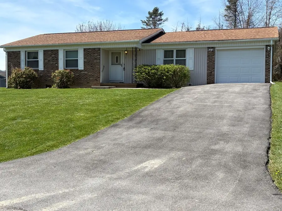 305 King Street, North Tazewell, VA 24630 - #3