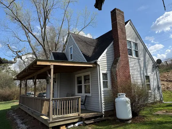 7414 Snake Creek Rd, Hillsville, VA 24343