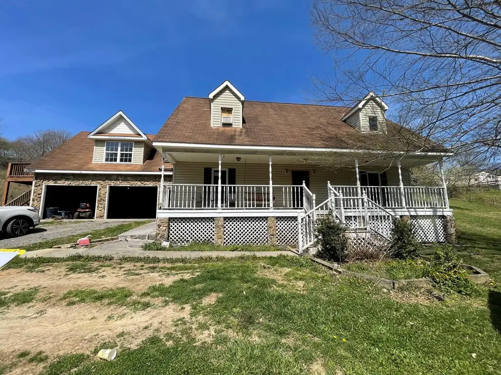 2257 Upper Copper Creek Rd, Castlewood, VA 24224 - #1