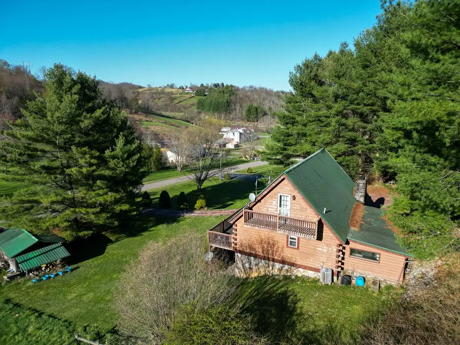 401 Plymouth Hollow Road, North Tazewell, VA 24630 - #3