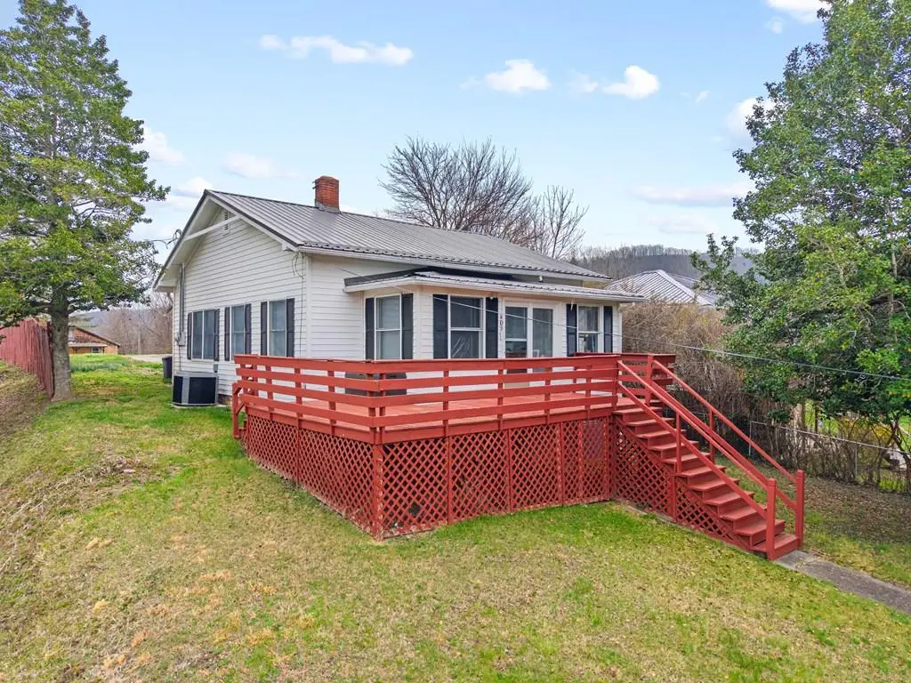 403 Madison Avenue, Pulaski, VA 24301 - #1