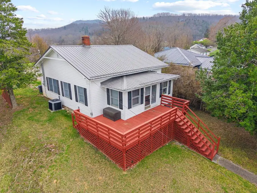 403 Madison Avenue, Pulaski, VA 24301 - #2