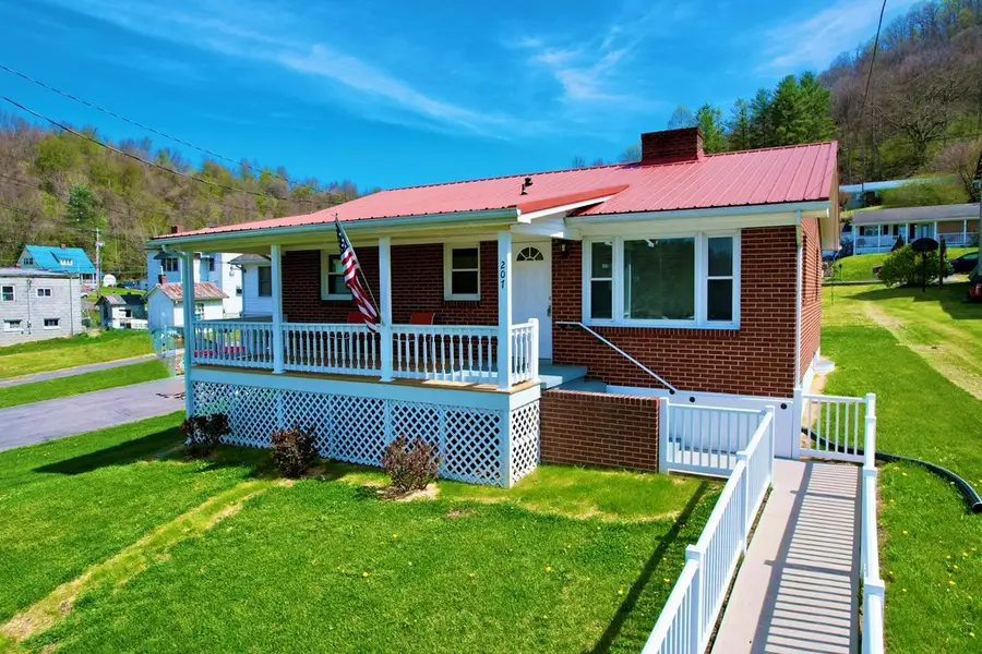 207 Worthy Blvd, Saltville, VA 24370 - #3