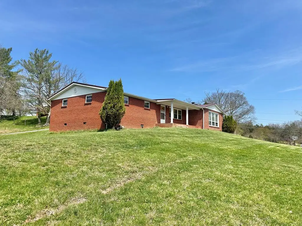 68 Beths Ln, Cedar Bluff, VA 24609 - #1