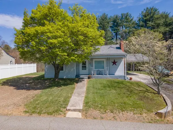 210 Sutherland St, Hillsville, VA 24343