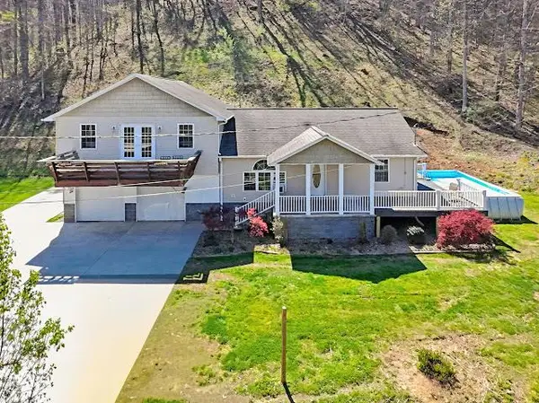 1124 Oakdale Road, Hurley, VA 24620