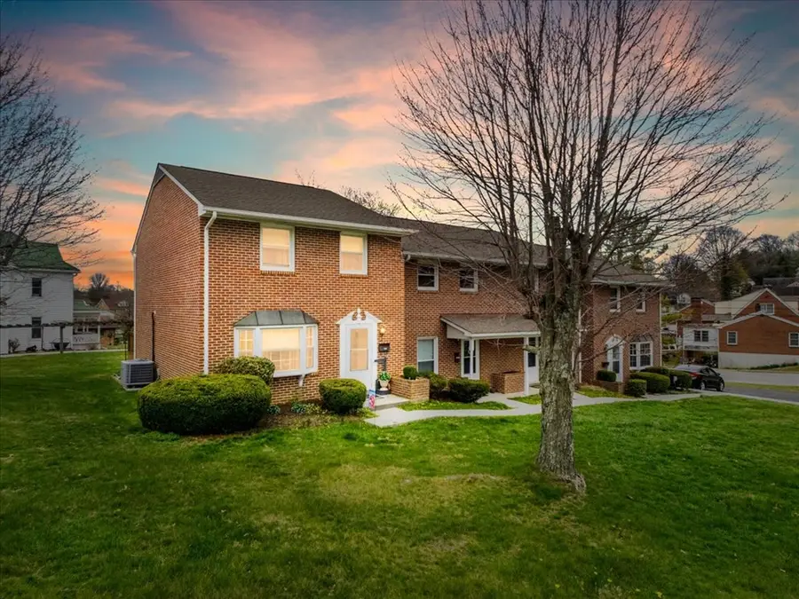 800 8th Street, Wytheville, VA 24382 - #2