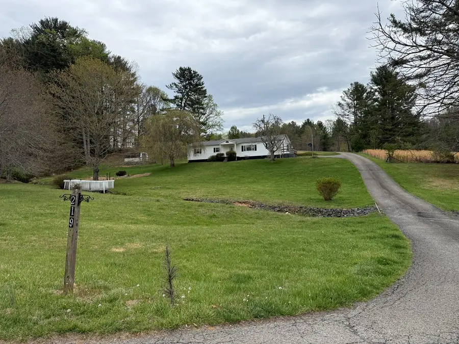219 Blackberry Ln, Galax, VA 24333 - #2