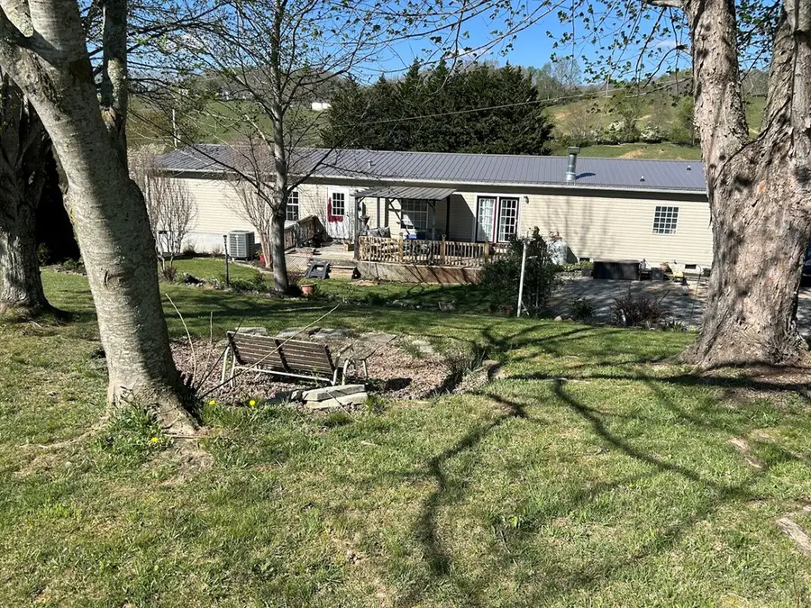 588 Tobler Rd, Rural Retreat, VA 24368 - #2