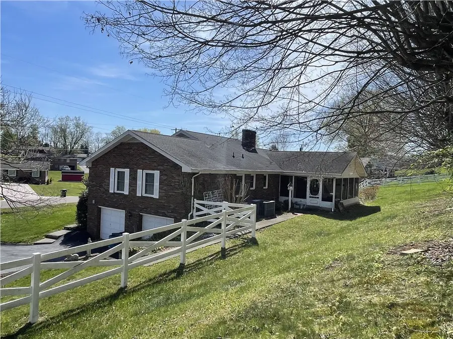 328 Lawndale Dr, Bristol, VA 24201 - #3