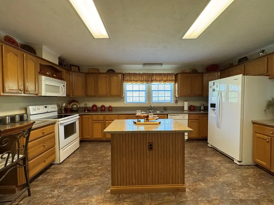 565 Buckhorn Street, North Tazewell, VA 24630 - #2