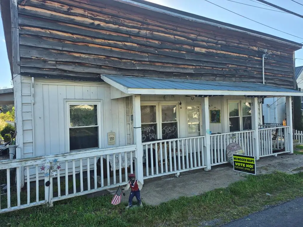 718 Main St, Fries, VA 24330 - #1