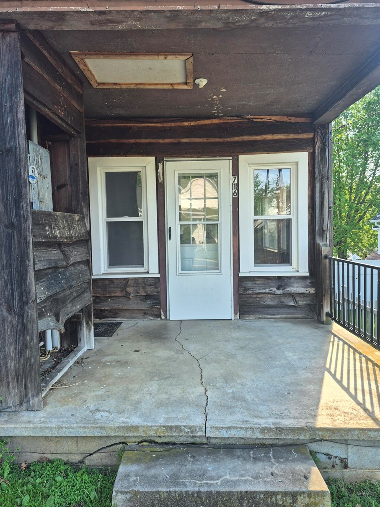 718 Main St, Fries, VA 24330 - #2
