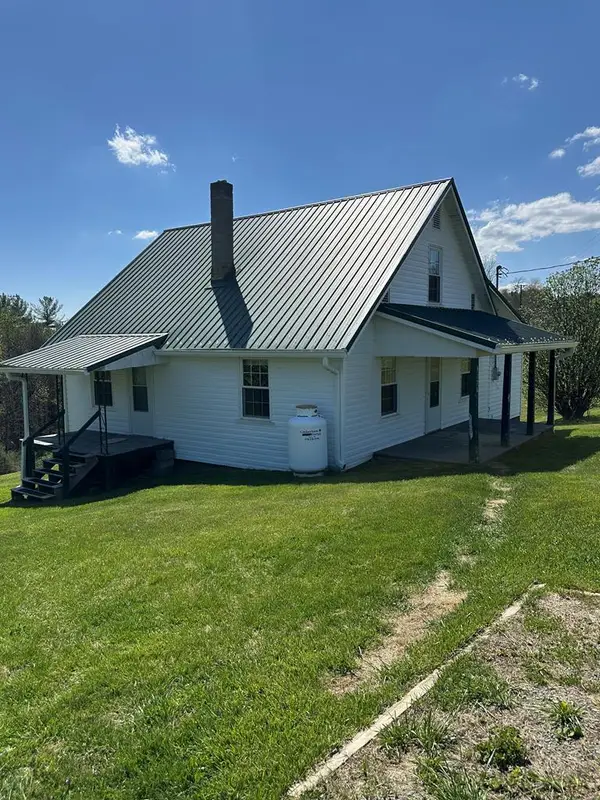 9330 CARSONVILLE RD, Independence, VA 24348