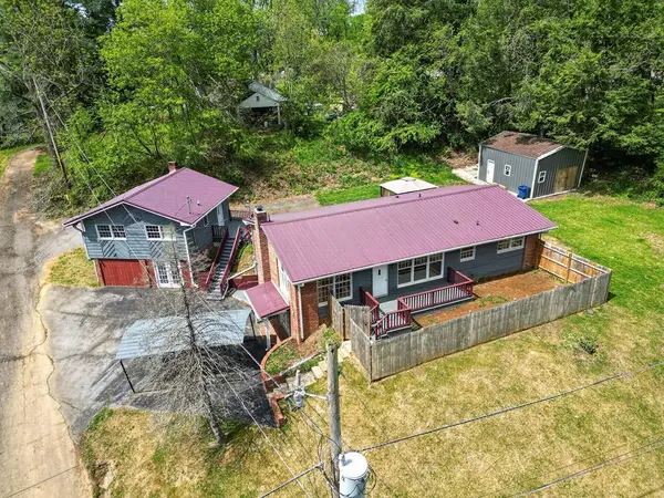 206 Pendleton Ave, Chilhowie, VA 24319