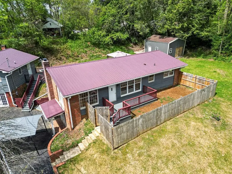 206 Pendleton Ave, Chilhowie, VA 24319 - #2