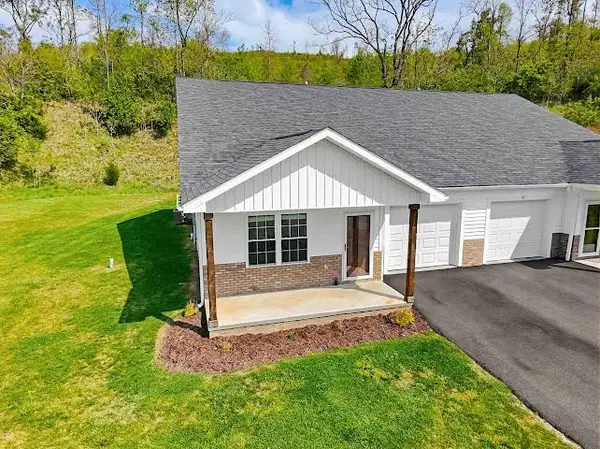 96 Village Court, Lebanon, VA 24266