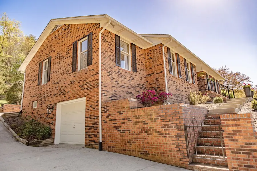 1095 Fulton Street, Wytheville, VA 24382-1037 - #3