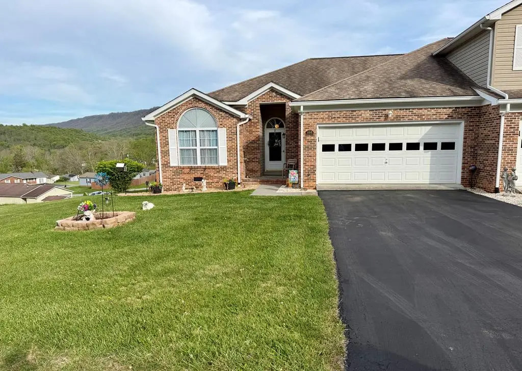 195 Forest Hill Dr, Tazewell, VA 24651 - #1
