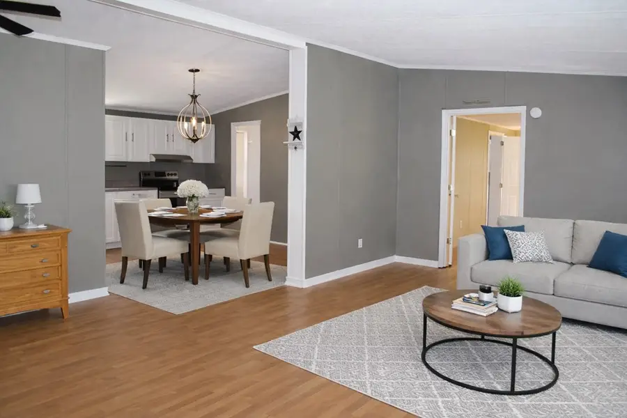 242 Middle Creek Rd, Cedar Bluff, VA 24609 - #3