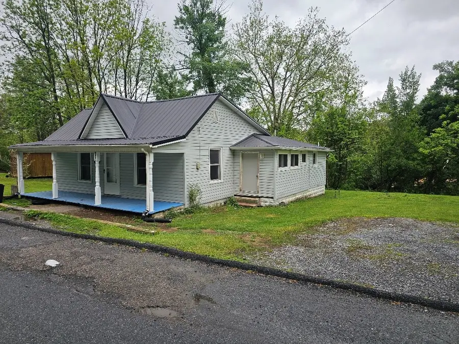 659 Spruce St., Marion, VA 24354 - #2