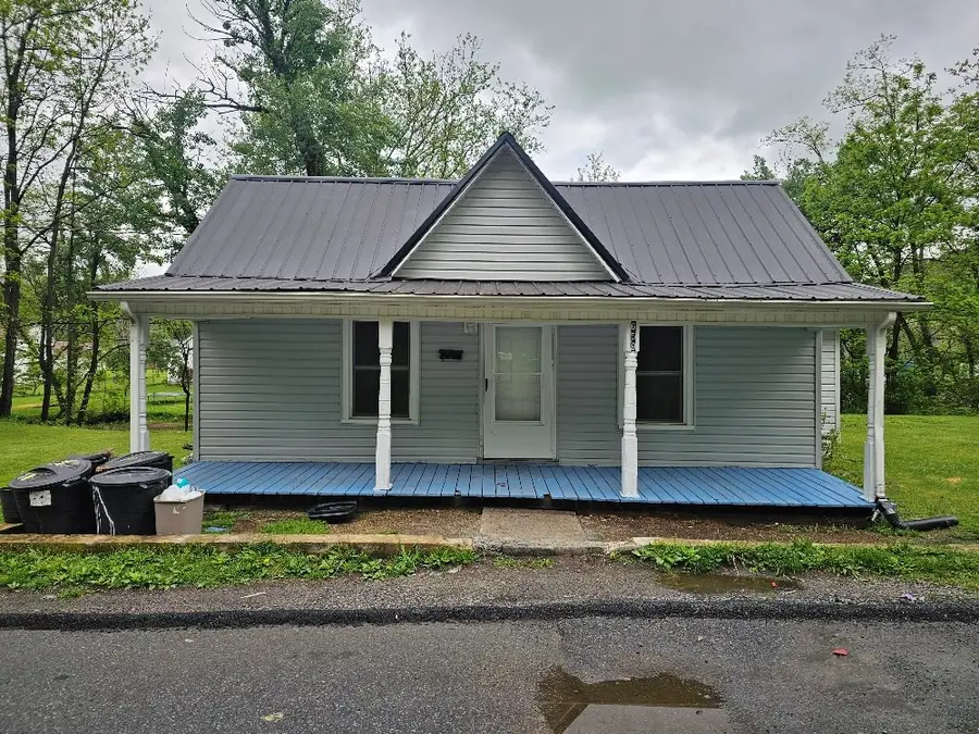 659 Spruce St., Marion, VA 24354 - #3