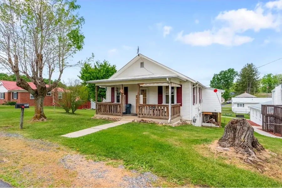 255 West Coyner Avenue, Marion, VA 24354 - #2