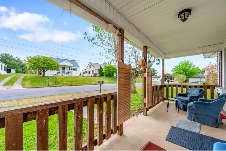 255 West Coyner Avenue, Marion, VA 24354 - #3