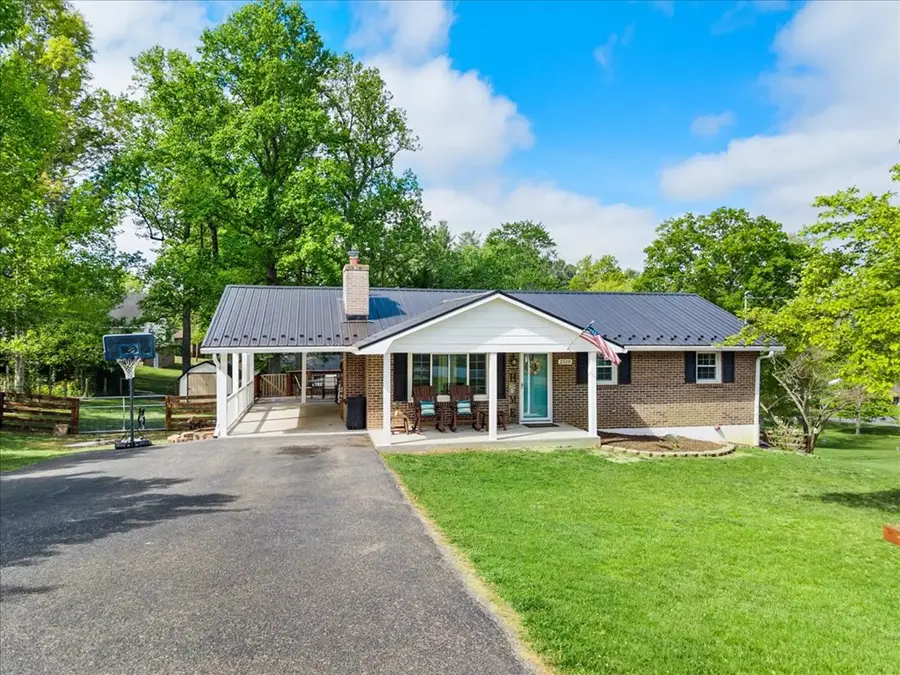 2510 Forest Hill  Drive, Draper, VA 24324 - #3