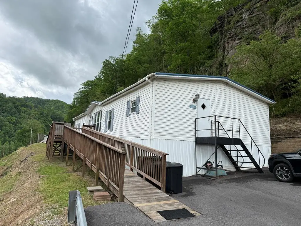 27628 Riverside Dr, Grundy, VA 24614 - #1