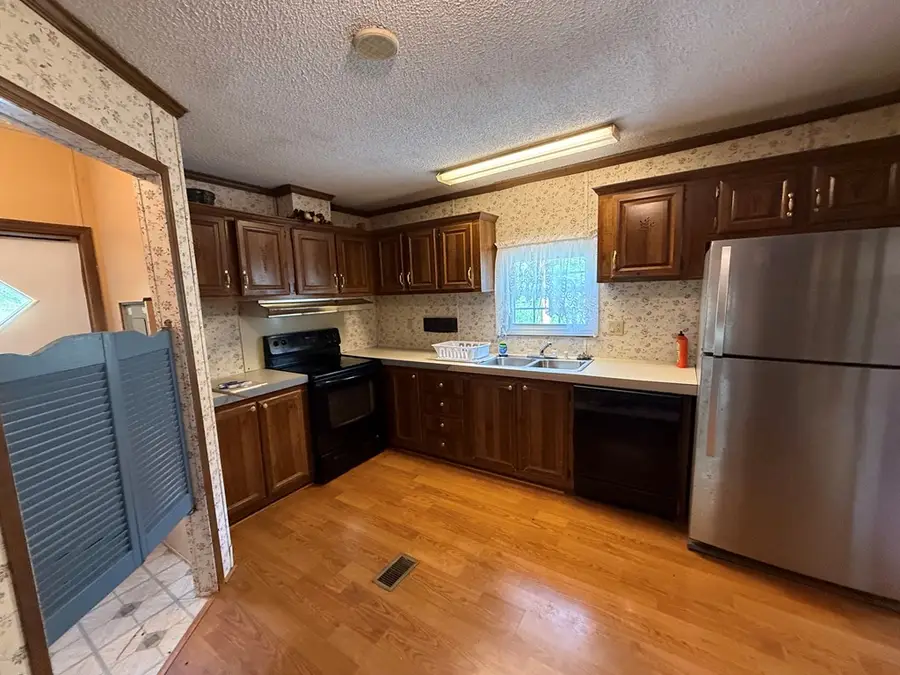 27628 Riverside Dr, Grundy, VA 24614 - #3