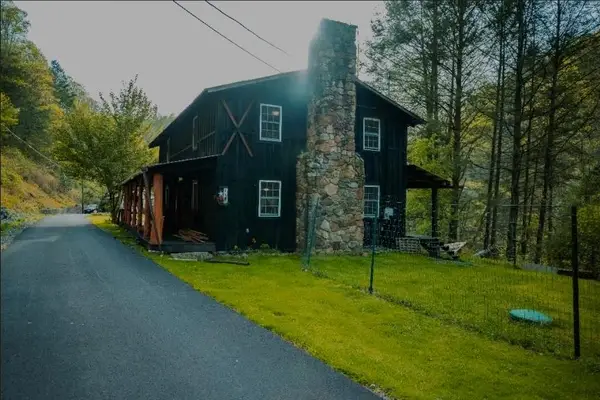 1128 Deer Meadow Road, Raven, VA 24639