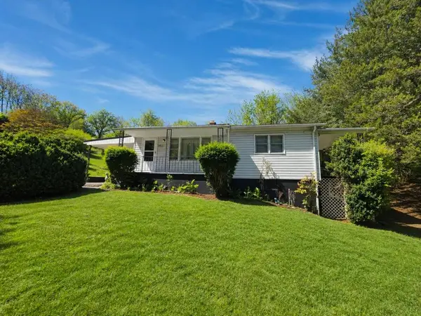 312 Edgewood Dr, Galax, VA 24333
