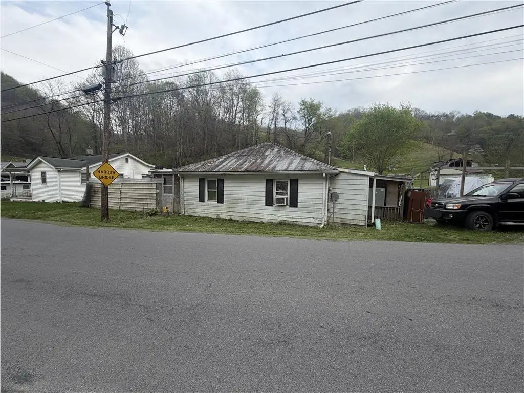 115 Matson Dr, Marion, VA 24354 - #1