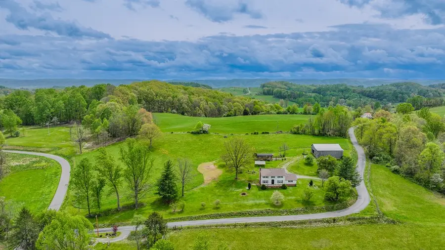 207 Pleasant View Rd, Rose Hill, VA 24281 - #2