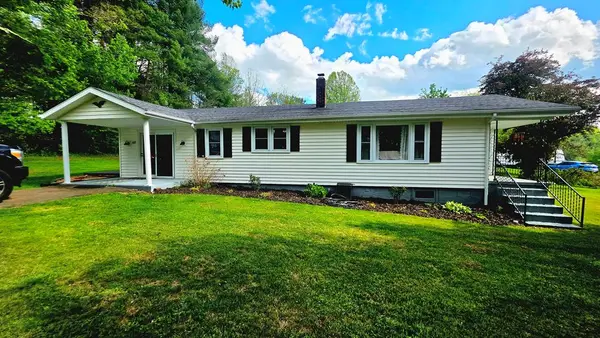 60 Green Acres Dr, Galax, VA 24333