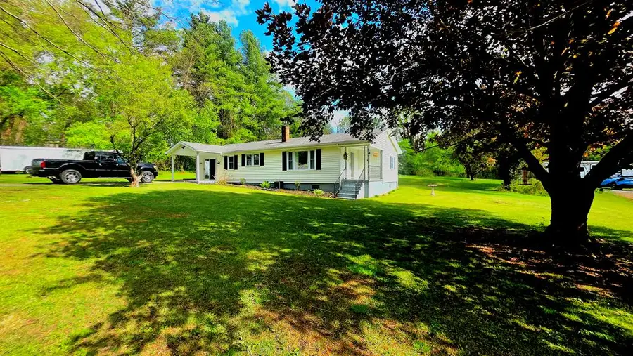 60 Green Acres Dr, Galax, VA 24333 - #2