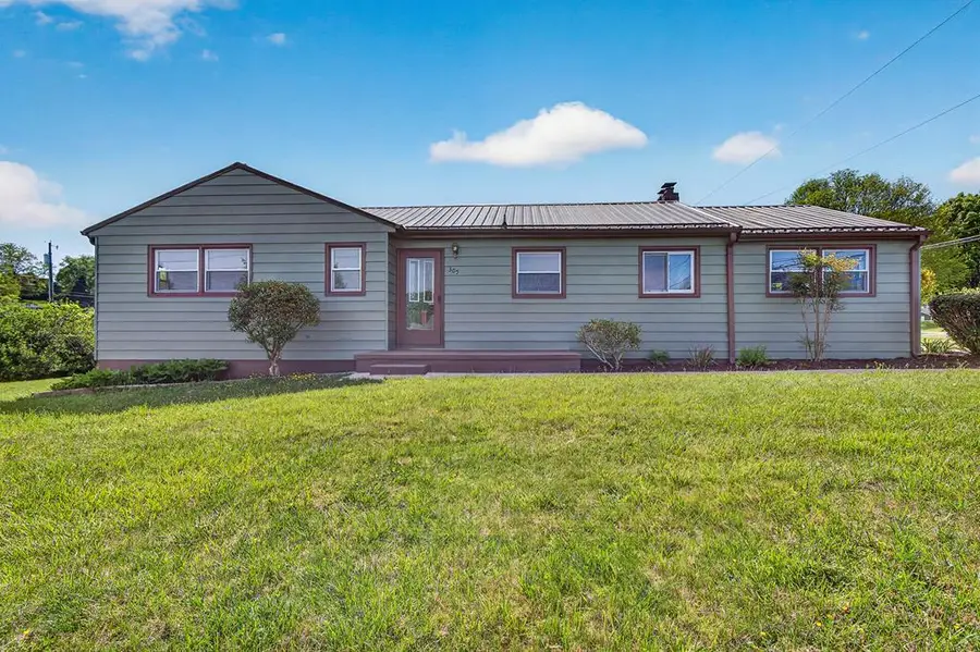 305 Cherokee Rd, Bristol, VA 24201 - #2