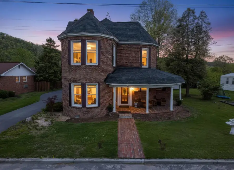 317 Fairfax Ave, Richlands, VA 24641 - #2