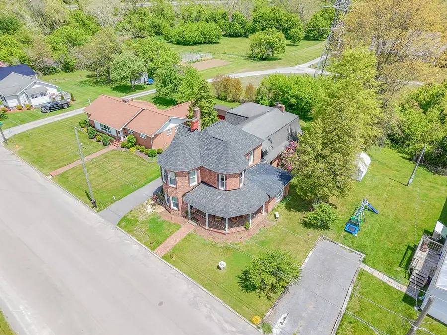 317 Fairfax Ave, Richlands, VA 24641 - #3