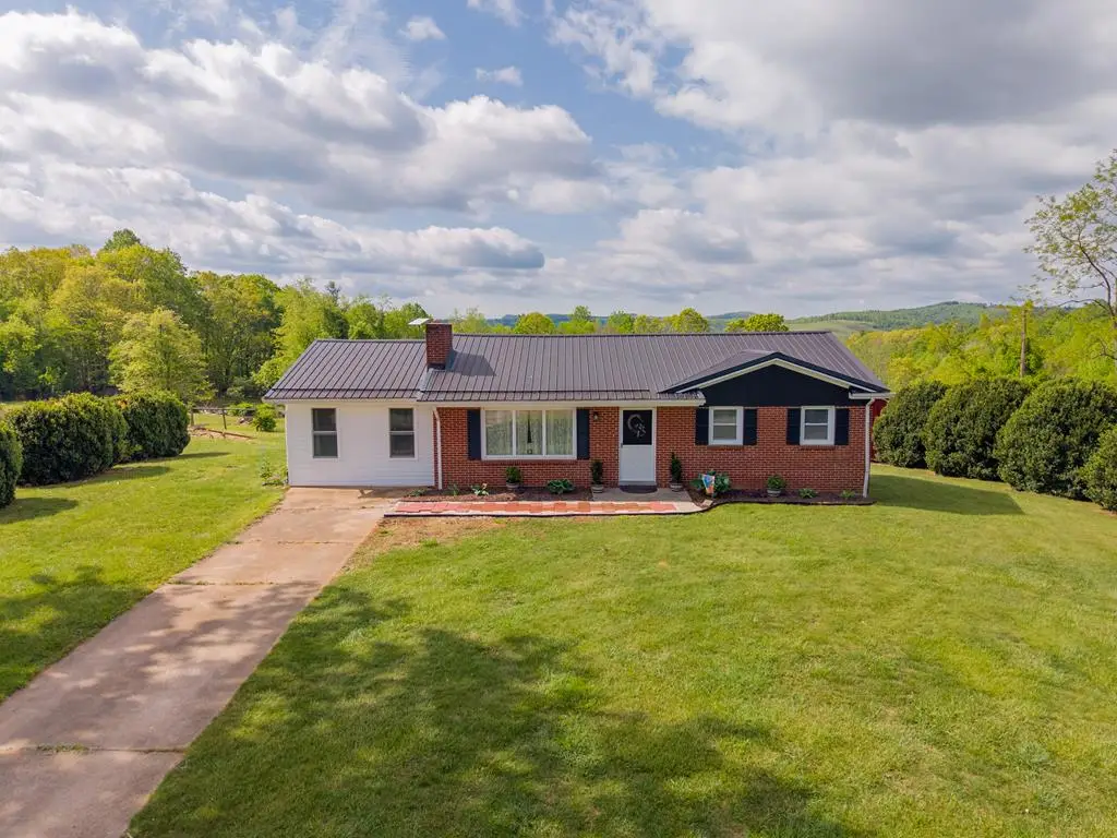 299 Louisville Ln, Galax, VA 24333 - #1