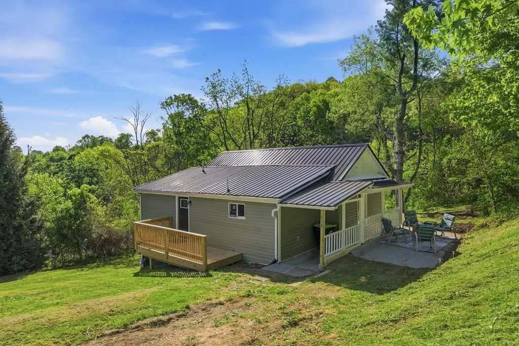 518 Pine Alley, Pulaski, VA 24301 - #1