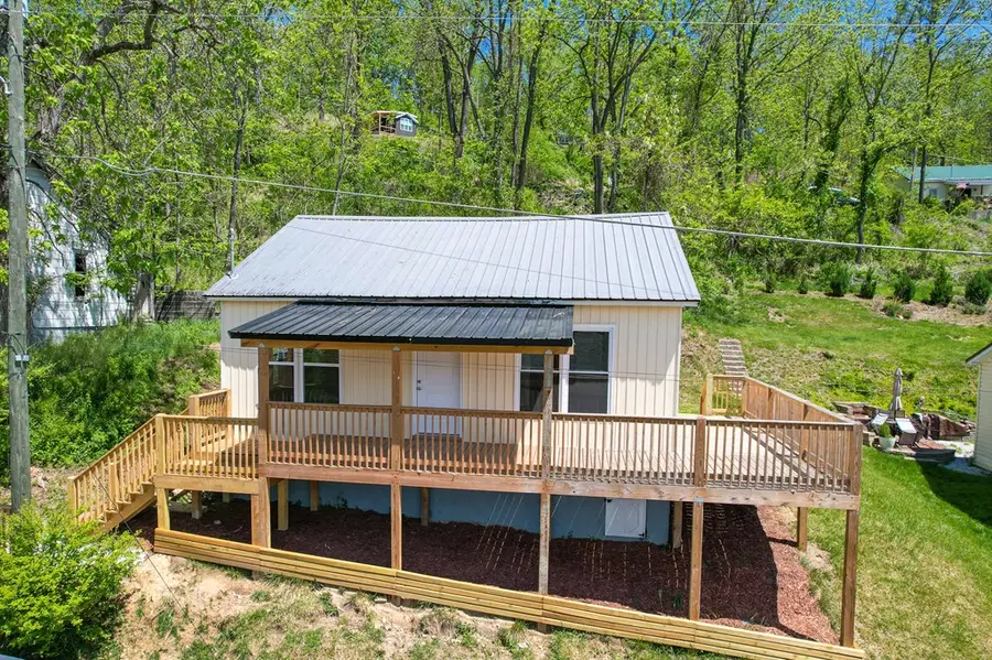329 Grayson St, Fries, VA 24330 - #3