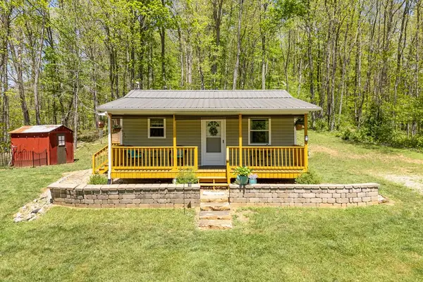 805 Sunset River Rd., Ceres, VA 24318