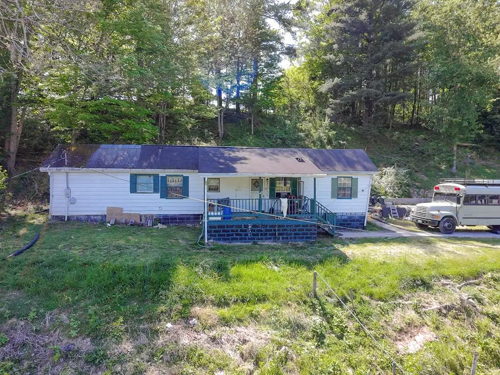 33 Lyons Ave, Lebanon, VA 24266 - #1