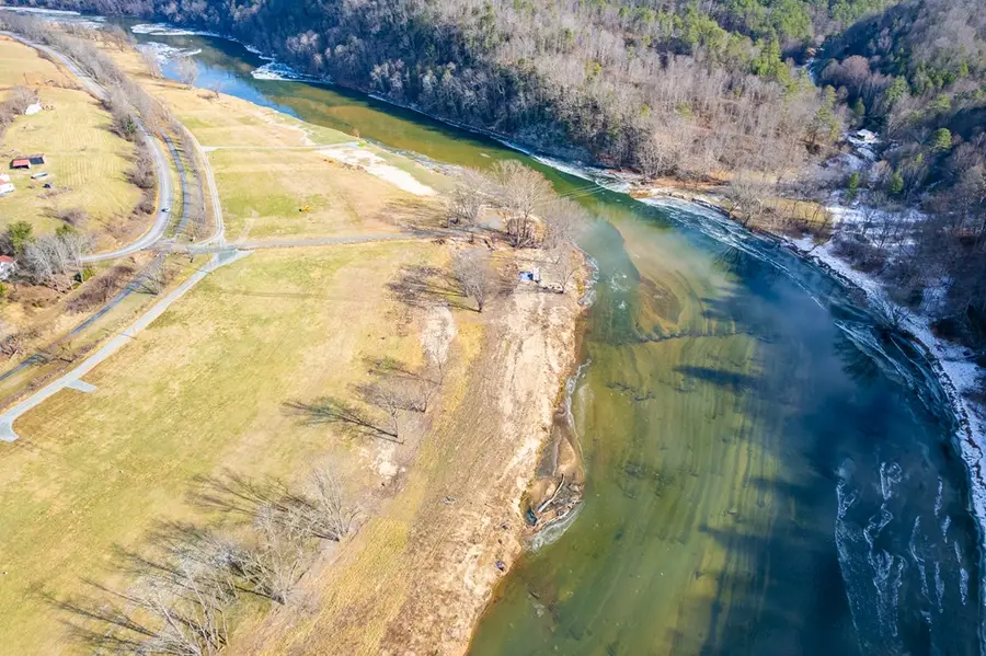 130 Ferry Crossing, Fries, VA 24330 - #3