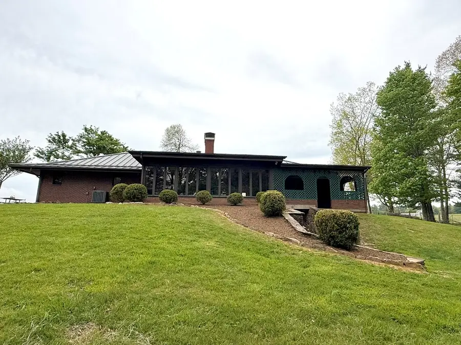 531 Northwoods Ln, Galax, VA 24333 - #2