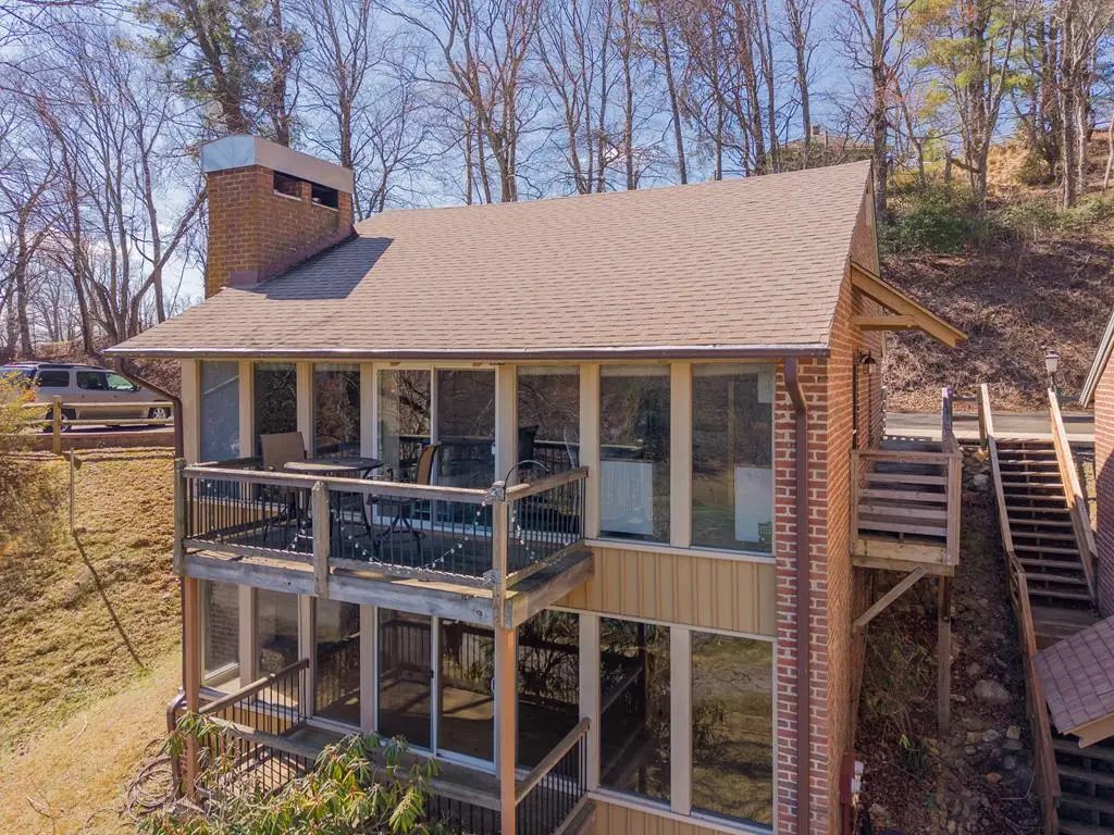 42 Doe Valley Dr, Hillsville, VA 24343 - #1