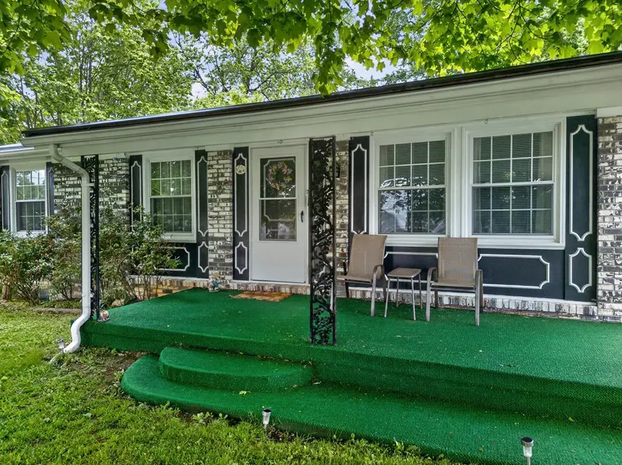 270 S. 14th St, Wytheville, VA 24382 - #2